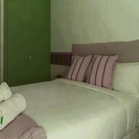 4 Schlafzimmer In Апартаменты *